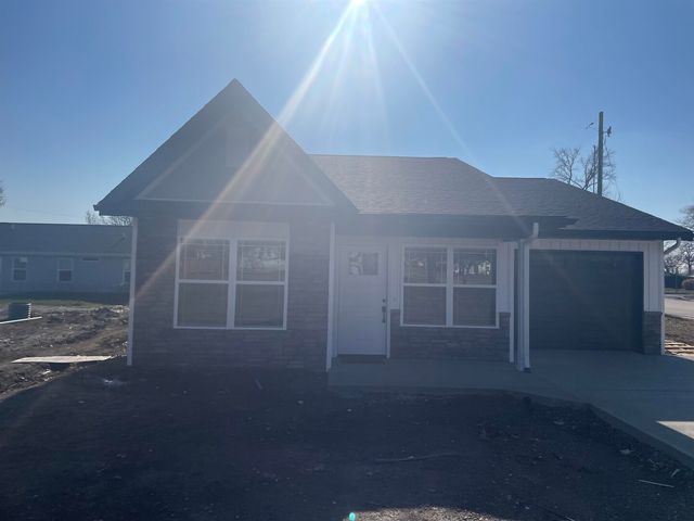 1501 C N Russell Street, Marion, IL 62959