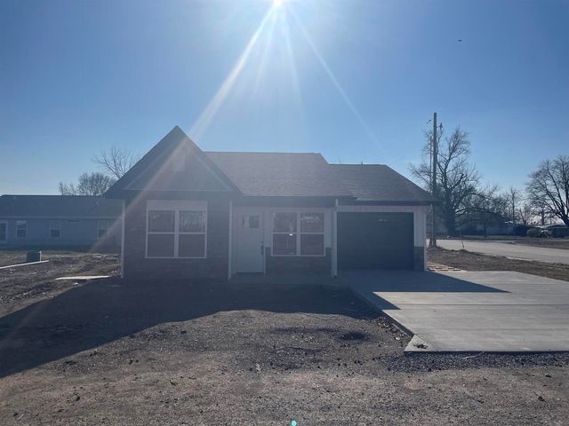 1501 C N Russell Street, Marion, IL 62959