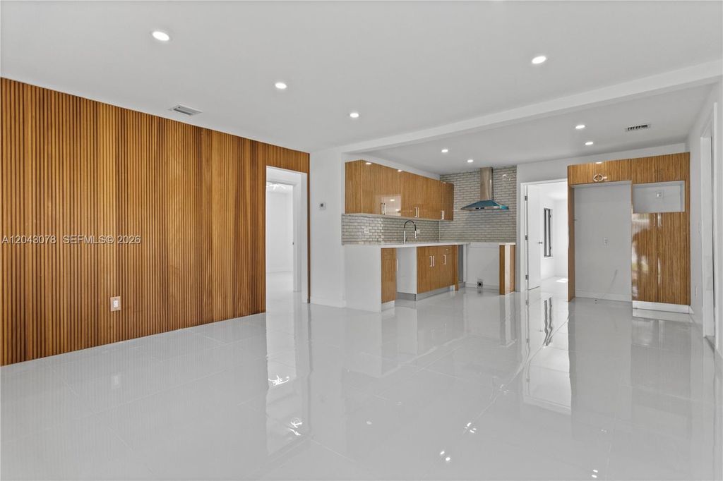 1524 SW 32 CT, Fort Lauderdale, FL 33315