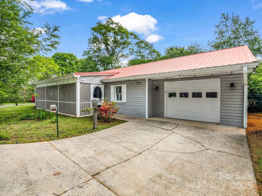 220 Big Springs Avenue, Forest City, NC 28043