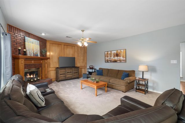 4010 Bluffpoint Road, Rowlett, TX 75088