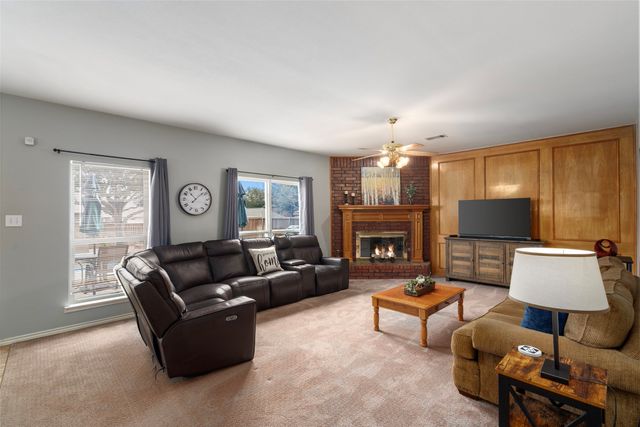 4010 Bluffpoint Road, Rowlett, TX 75088