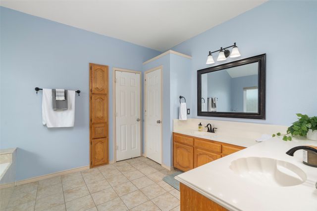 4010 Bluffpoint Road, Rowlett, TX 75088