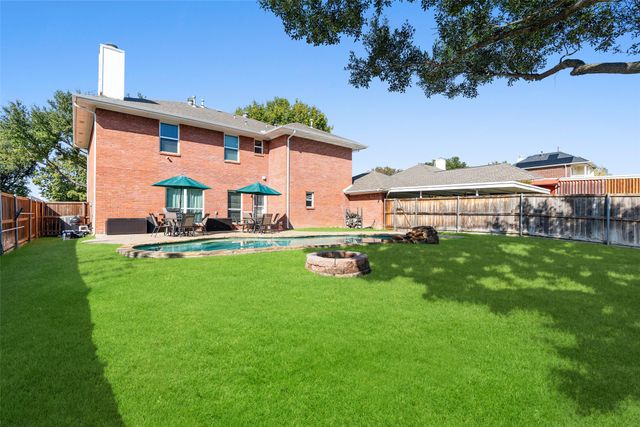 4010 Bluffpoint Road, Rowlett, TX 75088