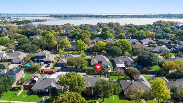 4010 Bluffpoint Road, Rowlett, TX 75088