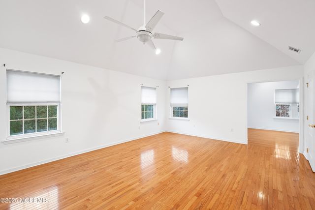 4 Belaire Drive, Jackson, NJ 08527