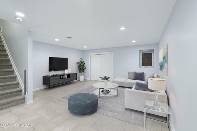 4 Belaire Drive, Jackson, NJ 08527