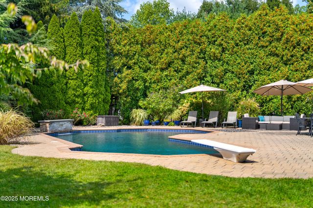 4 Belaire Drive, Jackson, NJ 08527