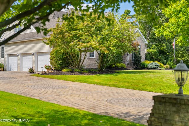 4 Belaire Drive, Jackson, NJ 08527