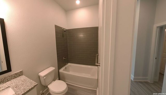 330 E Carson St Apt 2102, San Antonio, TX 78208