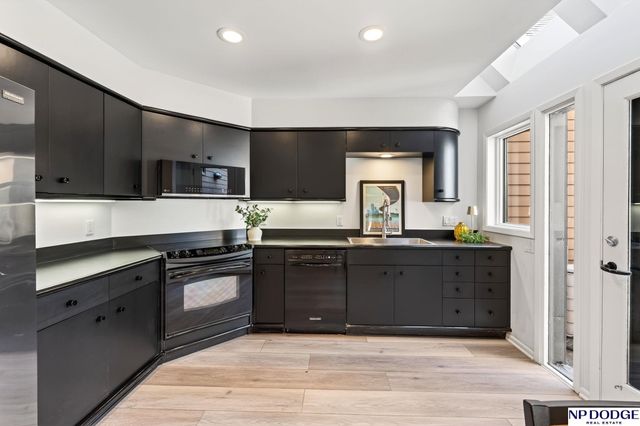 741 N 89th Plaza, Omaha, NE 68114