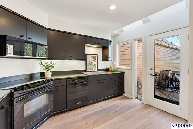 741 N 89th Plaza, Omaha, NE 68114