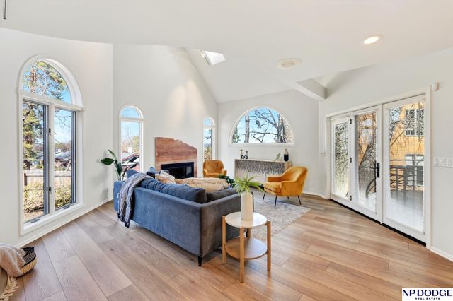 741 N 89th Plaza, Omaha, NE 68114