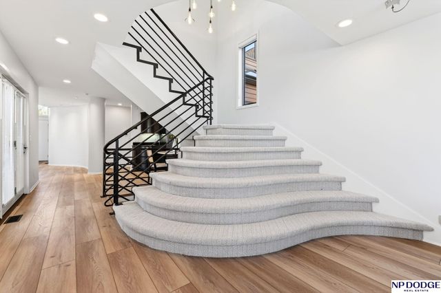 741 N 89th Plaza, Omaha, NE 68114