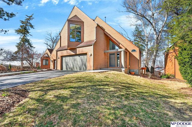 741 N 89th Plaza, Omaha, NE 68114