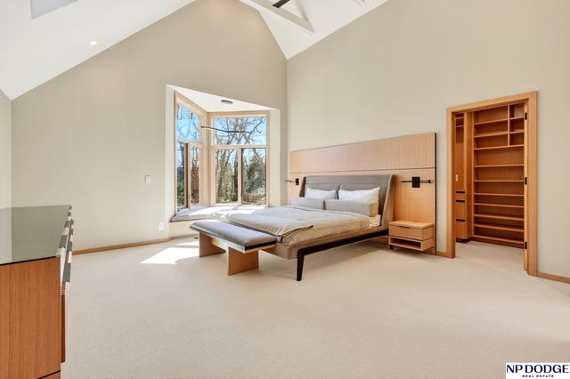 741 N 89th Plaza, Omaha, NE 68114