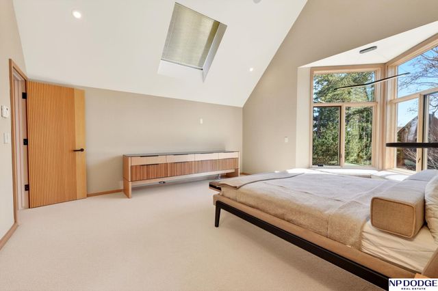 741 N 89th Plaza, Omaha, NE 68114