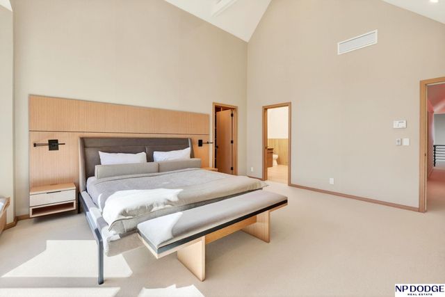 741 N 89th Plaza, Omaha, NE 68114