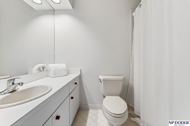 741 N 89th Plaza, Omaha, NE 68114