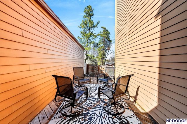 741 N 89th Plaza, Omaha, NE 68114