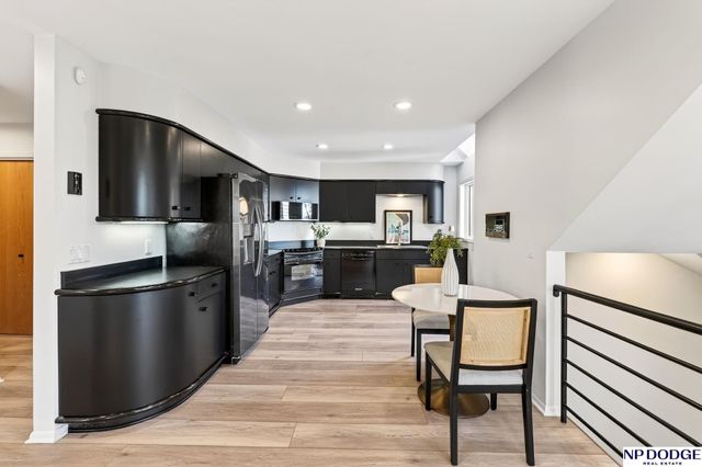 741 N 89th Plaza, Omaha, NE 68114