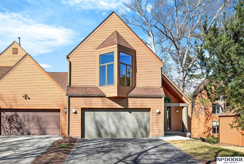 741 N 89th Plaza, Omaha, NE 68114