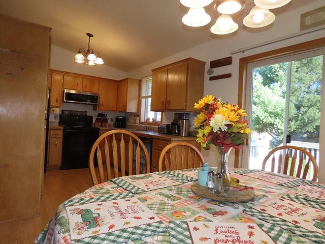 1001 Lincoln Circle, Braham, MN 55006