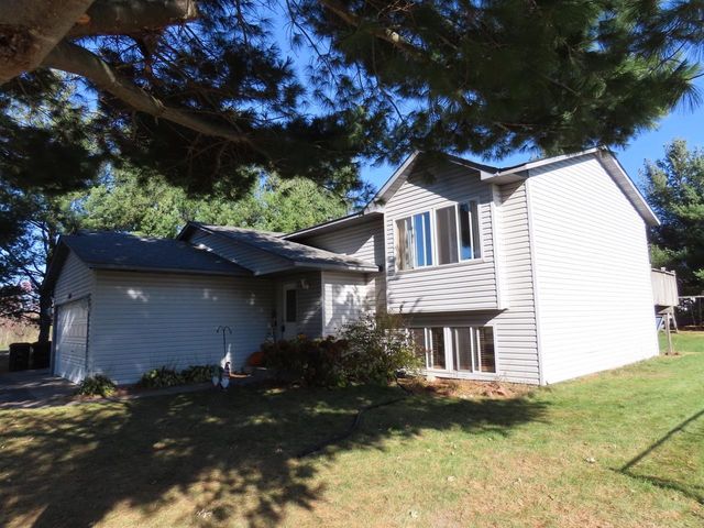 1001 Lincoln Circle, Braham, MN 55006