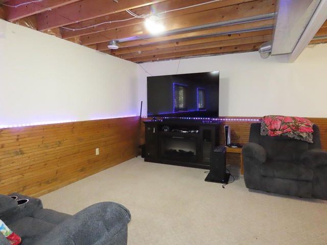 1001 Lincoln Circle, Braham, MN 55006