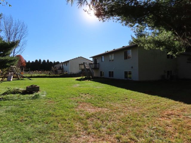 1001 Lincoln Circle, Braham, MN 55006