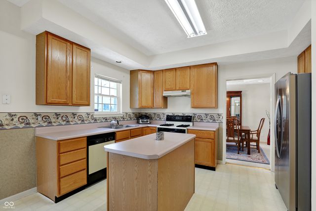 11249 Tall Trees Drive, Fishers, IN 46038