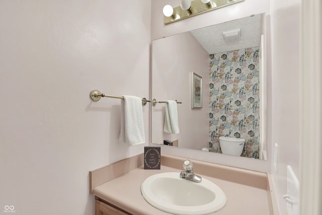 11249 Tall Trees Drive, Fishers, IN 46038