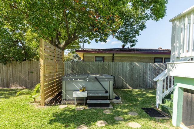 4317 Avenue R, Galveston, TX 77550