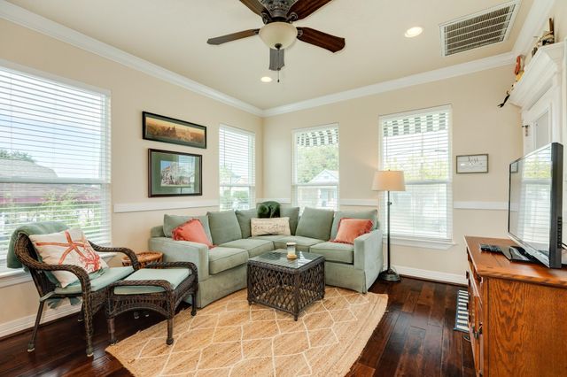 4317 Avenue R, Galveston, TX 77550