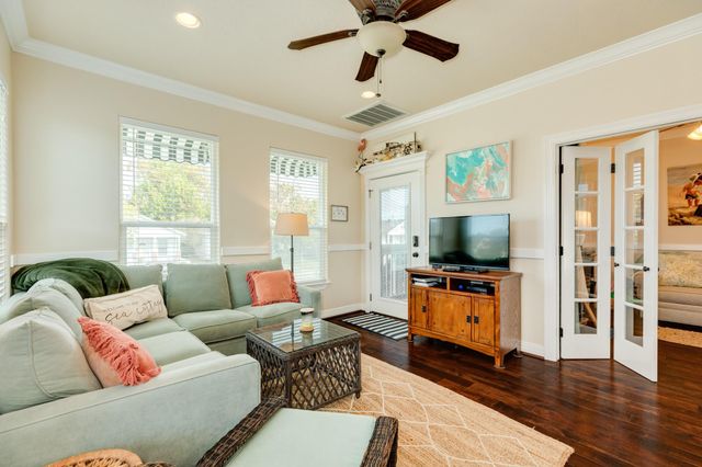 4317 Avenue R, Galveston, TX 77550