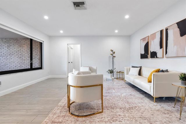 10570 NE 3rd Ave, Miami Shores, FL 33138