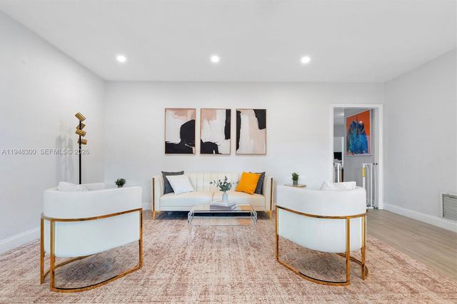 10570 NE 3rd Ave, Miami Shores, FL 33138