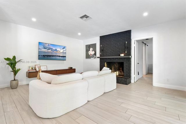 10570 NE 3rd Ave, Miami Shores, FL 33138