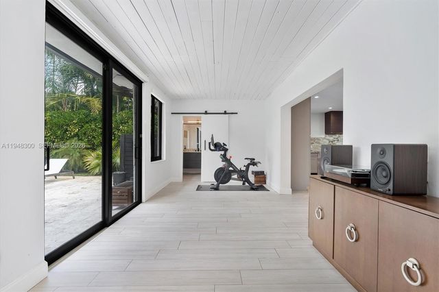 10570 NE 3rd Ave, Miami Shores, FL 33138