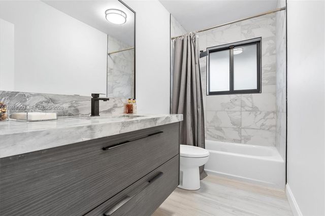 10570 NE 3rd Ave, Miami Shores, FL 33138