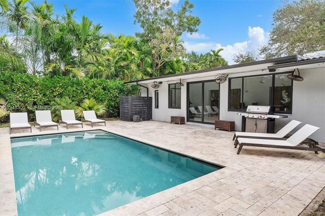 10570 NE 3rd Ave, Miami Shores, FL 33138