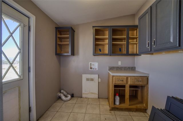 596 S Emery Park Road, Golden Valley, AZ 86413