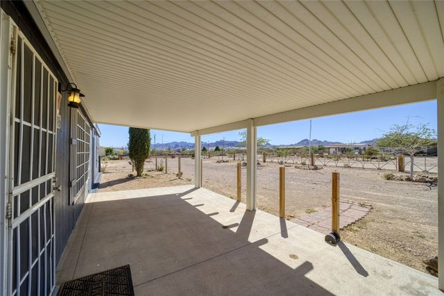 596 S Emery Park Road, Golden Valley, AZ 86413