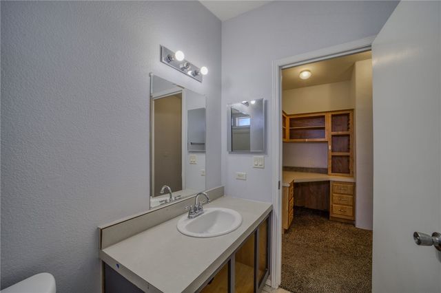 596 S Emery Park Road, Golden Valley, AZ 86413