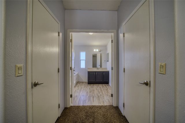 596 S Emery Park Road, Golden Valley, AZ 86413