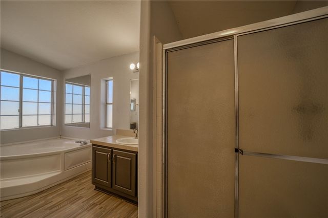 596 S Emery Park Road, Golden Valley, AZ 86413