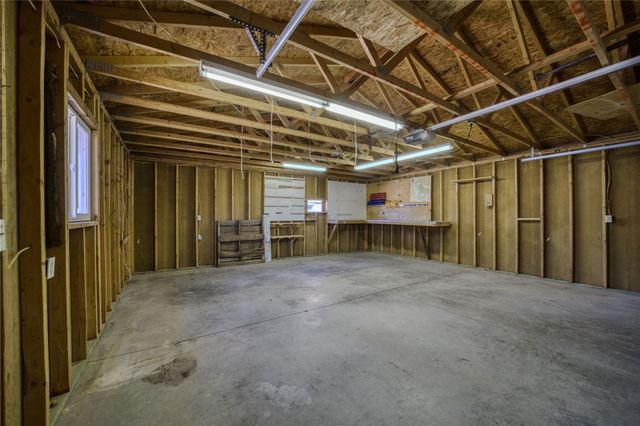 596 S Emery Park Road, Golden Valley, AZ 86413