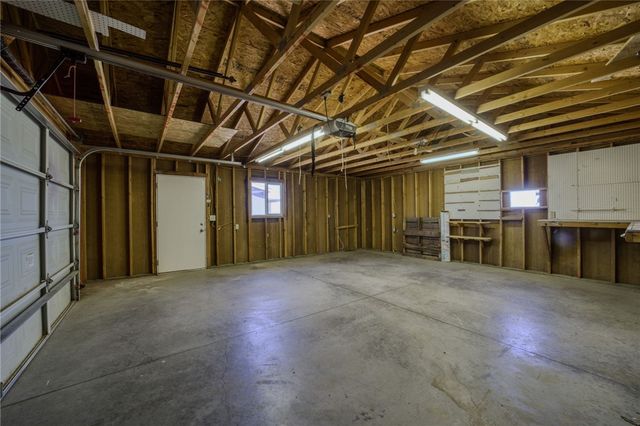 596 S Emery Park Road, Golden Valley, AZ 86413