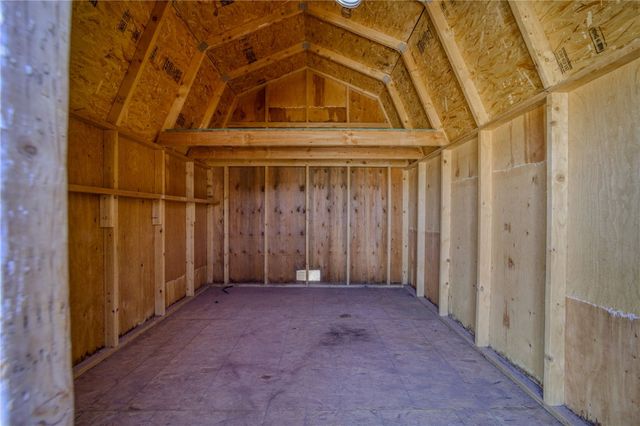 596 S Emery Park Road, Golden Valley, AZ 86413