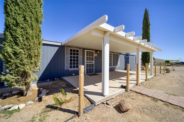 596 S Emery Park Road, Golden Valley, AZ 86413